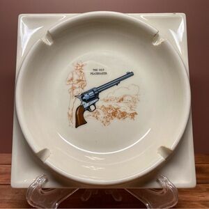 🚬Vintage Hyalyn ‘Colt 45 Peacemaker’ 626